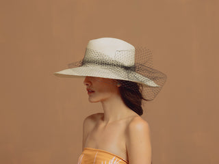 Long Brim Aguacate Hat with Tulle