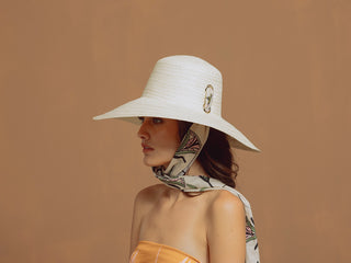 “El viajero” Textured Hat with Adjustable Fabric Band