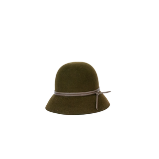 Cloche hat