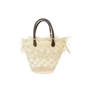 Baby basket with frayed border